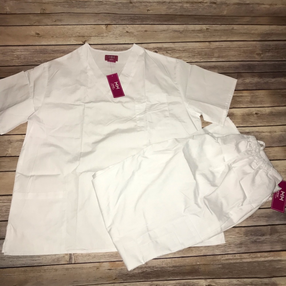 WHITE SCRUBS SET SIZE MEDIUM, fits like large